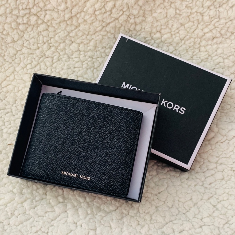 NWT Michael Kors Bifold Wallet - Picture 2 of 8